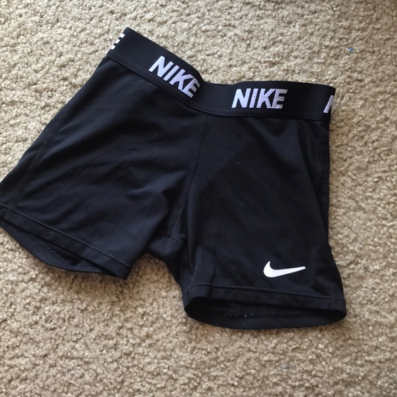 EUC Nike compression shorts - Picture 2 of 4